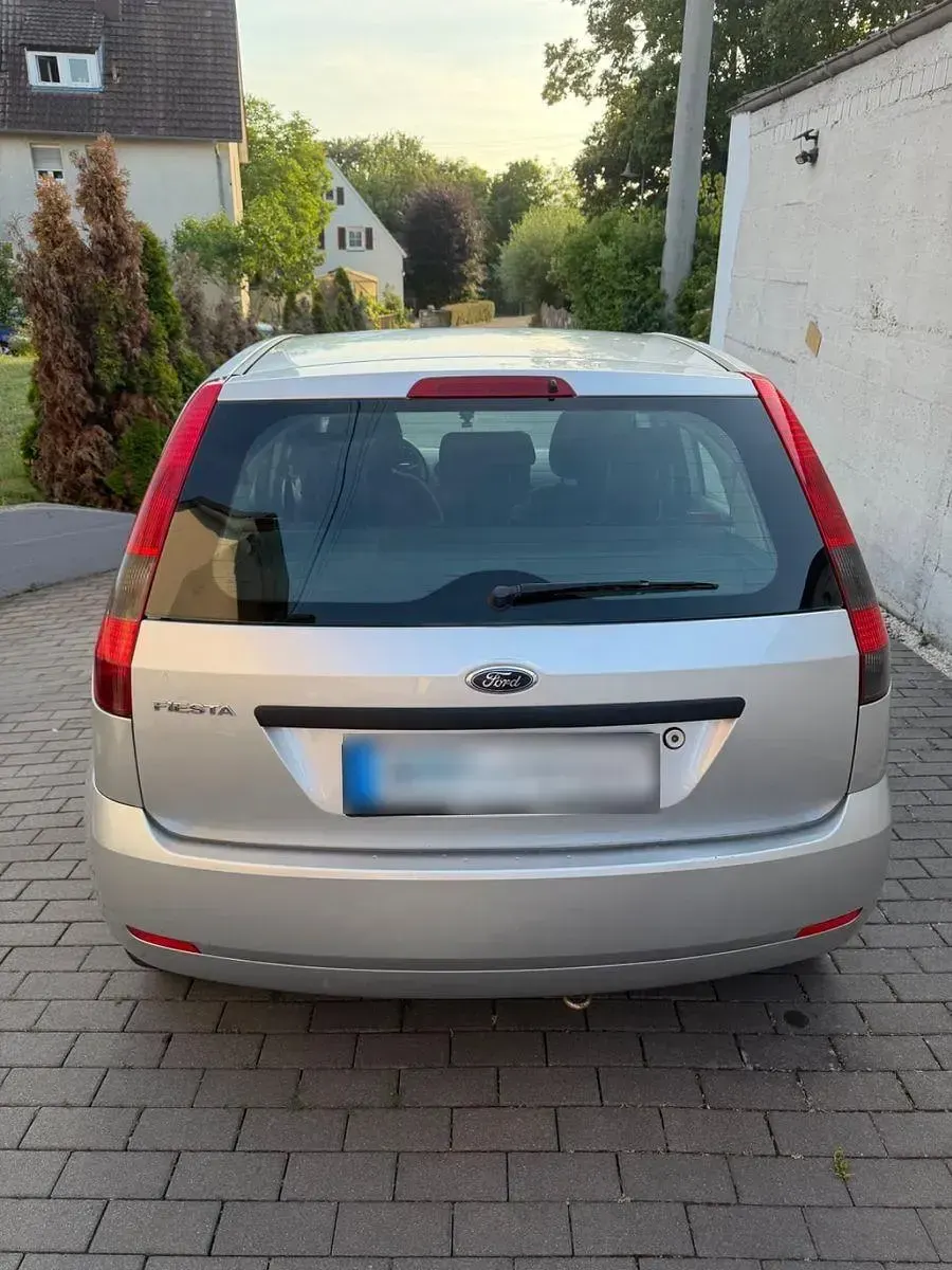 Gebraucht Ford Fiesta 101 PS (74 kW) 2002 Grau Kleinwagen