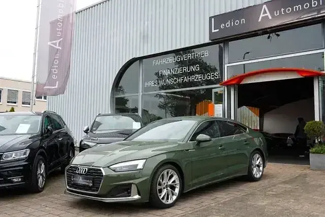 Gebraucht Audi A5 Sportback Sport 195 PS (143 kW) 2023 Distriktgrün metallic Kleinwagen