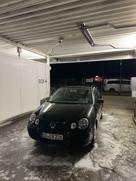 Schwarz Gebraucht 2003 VW Polo Limousine | 4.000 € (Teuer) - Bild 1/4