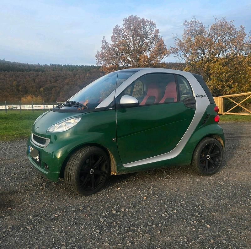 Grün Gebraucht 2011 Smart ForTwo Coupé Kleinwagen | 3.300 € (Guter Preis) - Bild 1/4