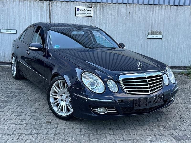Gebraucht Mercedes E320 224 PS (164 kW) 2006 Blau Limousine