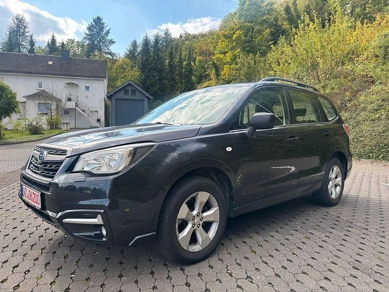 Grau Gebraucht 2016 Subaru Forester Active SUV | 9.750 € (Fairer Preis) - Bild 1/4