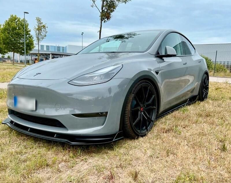 Weiß Gebraucht 2021 Tesla Model Y Long Range SUV | 39.999 € (Teuer) - Bild 1/4