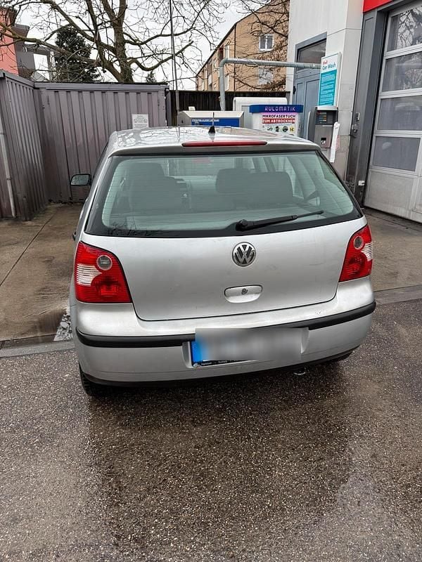 Gebraucht VW Polo 65 PS (47 kW) 2003 Silber Limousine