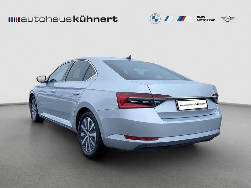Gebraucht Skoda Superb Style 190 PS (139 kW) 2022 Silber Limousine