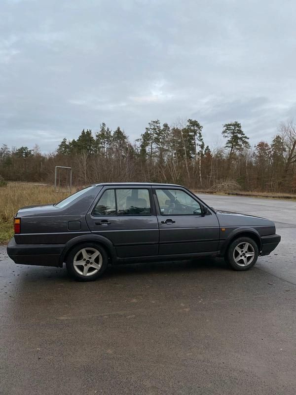Gebraucht VW Jetta 90 PS (66 kW) 1991 Grau Limousine