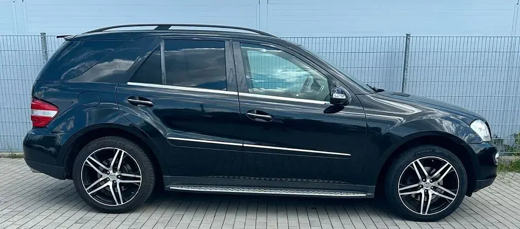 Gebraucht Mercedes ML350 272 PS (200 kW) 2006 Schwarz SUV