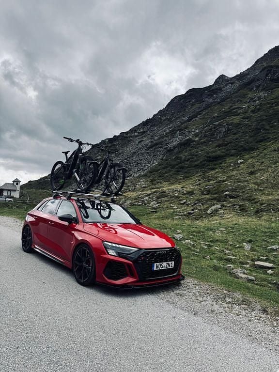 Gebraucht Audi RS3 Ambiente 400 PS (294 kW) 2023 Rot Limousine