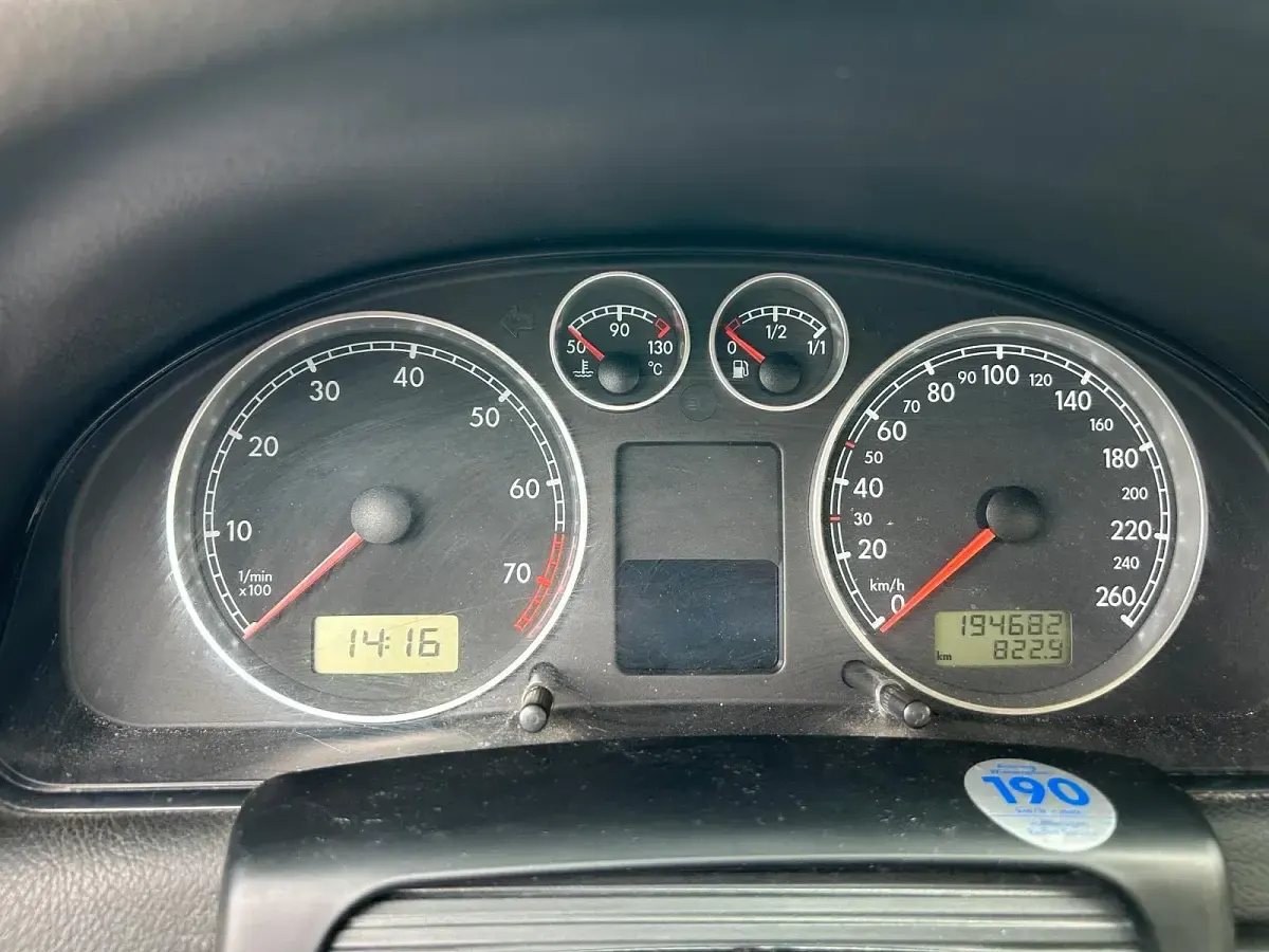 Second-hand VW Passat 102 CP (75 kW) 2000 Gri Break