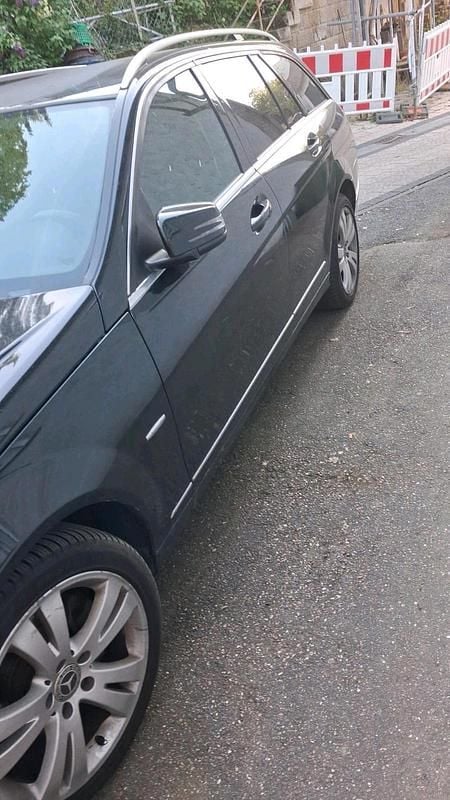 Gebraucht Mercedes C220 170 PS (125 kW) 2009 Schwarz Kombi
