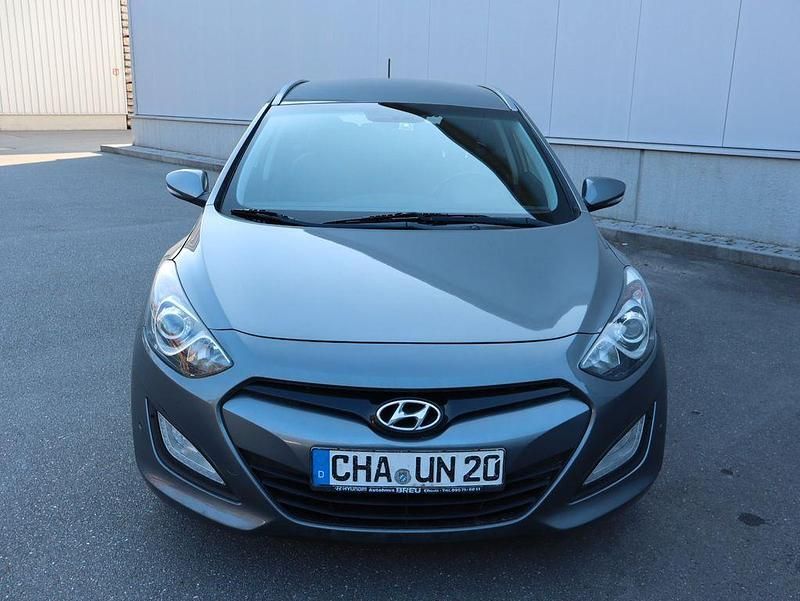 Gebraucht Hyundai i30 Trend 110 PS (80 kW) 2014 Grau Kombi