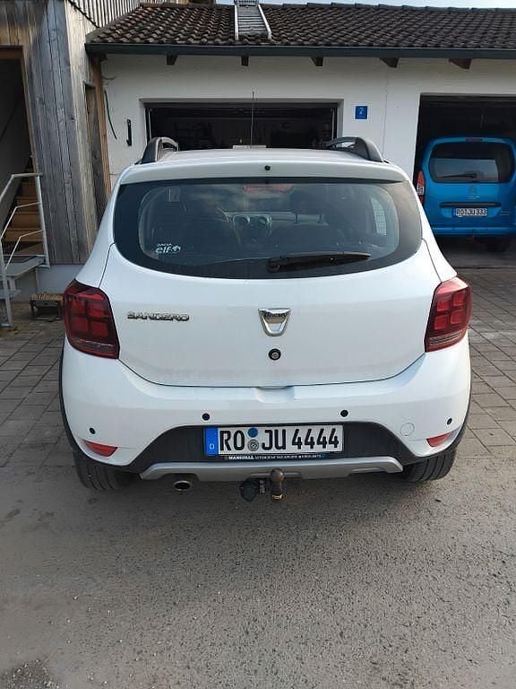 Gebraucht Dacia Sandero Stepway 90 PS (66 kW) 2016 Weiß Limousine