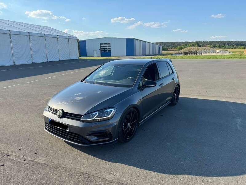 Grau Gebraucht 2019 VW Golf VII R Limousine | 29.990 € (Etwas zu teuer) - Bild 1/4