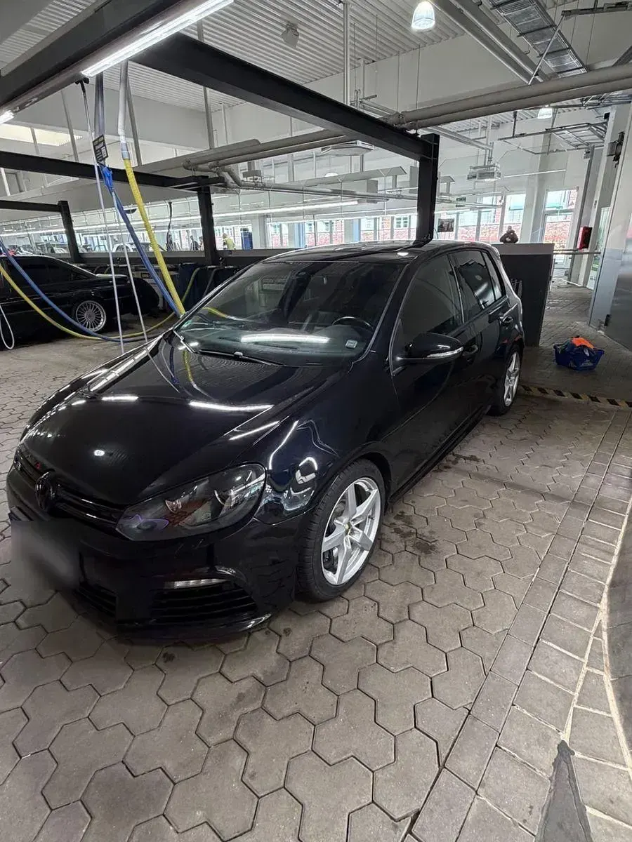 Gebraucht VW Golf VI R 271 PS (199 kW) 2010 Schwarz Kleinwagen