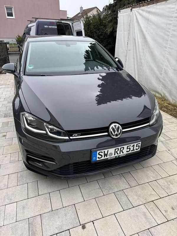 Gebraucht VW Golf VII Highline 150 PS (110 kW) 2017 Grau Kleinwagen