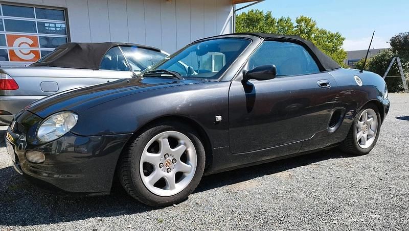 Grün Gebraucht 1996 MG F Cabrio | 2.950 € - Bild 1/4