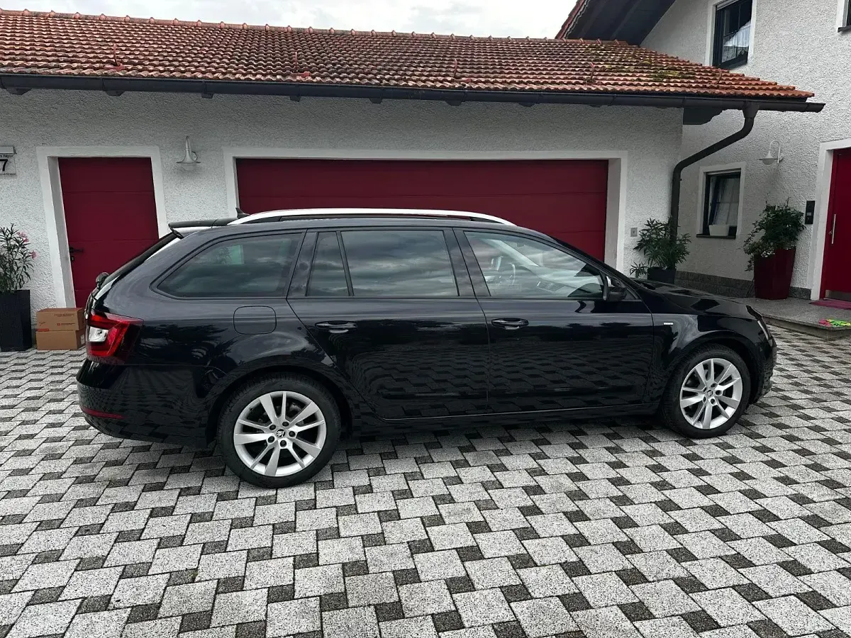 Gebraucht Skoda Octavia Ambition 150 PS (110 kW) 2017 Schwarz Kombi