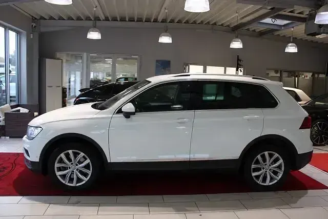 Gebraucht VW Tiguan Comfortline 190 PS (139 kW) 2020 Pure white SUV
