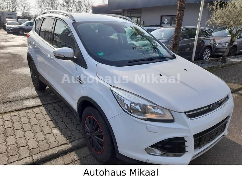Weiß Gebraucht 2015 Ford Kuga Trend SUV | 7.999 € (Teuer) - Bild 1/4