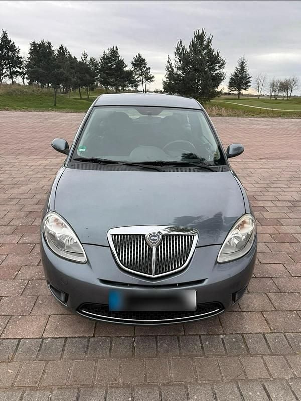 Gebraucht Lancia Ypsilon 95 PS (69 kW) 2009 Grau Kleinwagen