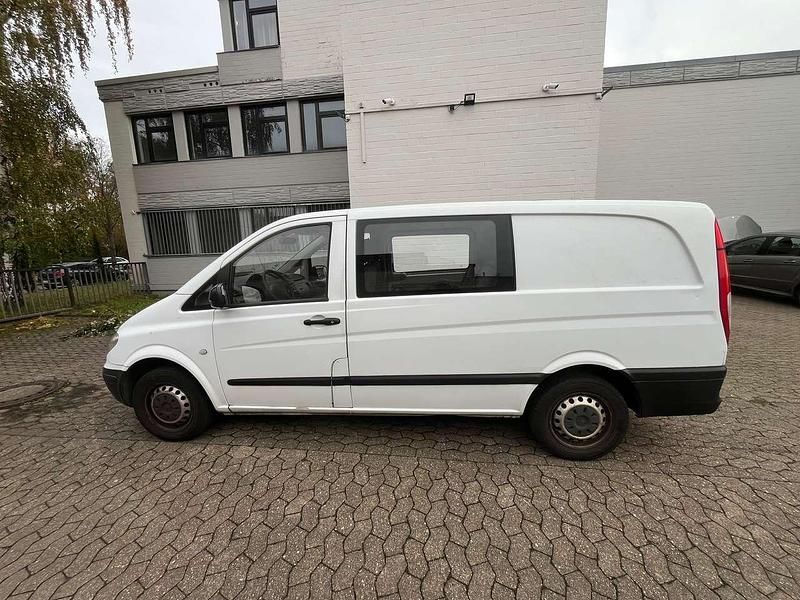 Weiß Gebraucht 2010 Mercedes Vito Van | 2.950 € (Fairer Preis) - Bild 1/4
