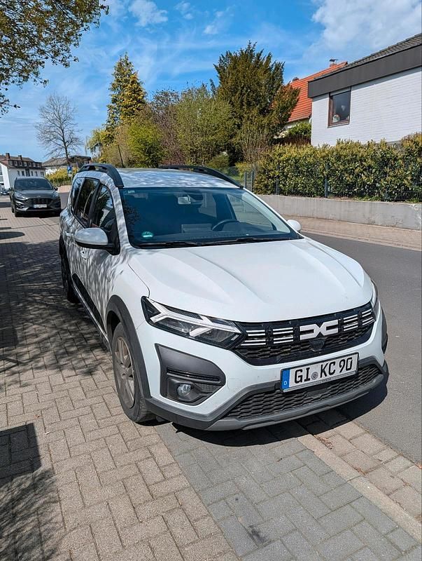 Gebraucht Dacia Jogger 101 PS (74 kW) 2023 Weiß Van / Kleinbus