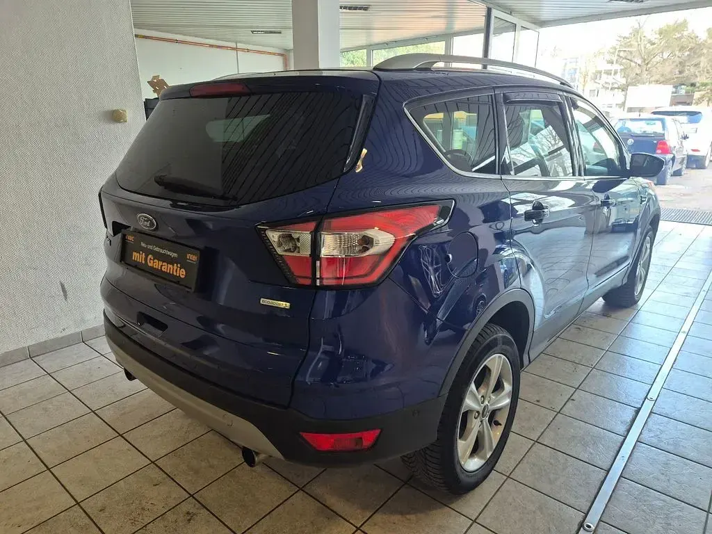Gebraucht Ford Kuga Trend 150 PS (110 kW) 2018 Blau SUV