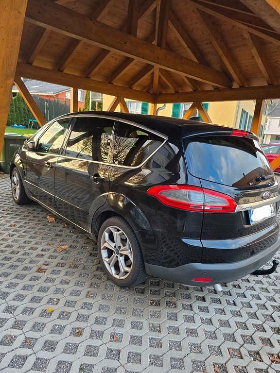 Schwarz Gebraucht 2011 Ford S-MAX S Van / Kleinbus | 4.500 € (Superpreis) - Bild 1/4