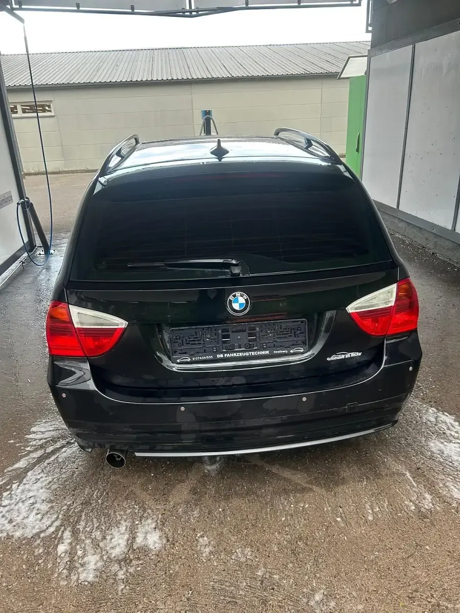 Gebraucht BMW 320 173 PS (127 kW) 2006 Schwarz Kombi