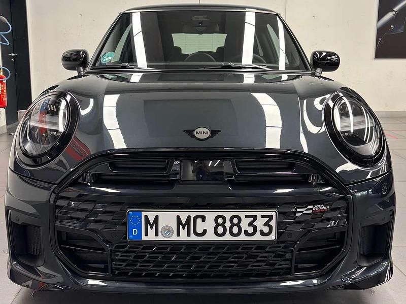 Grau Gebraucht 2025 Mini John Cooper Works Kleinwagen | 31.990 € (Superpreis) - Bild 1/4