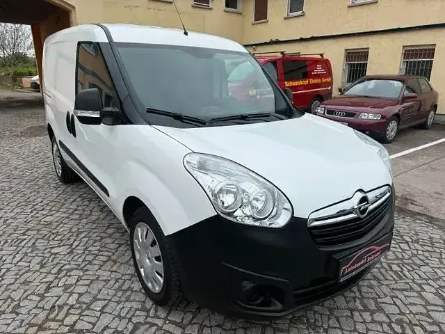 Używany Opel Combo 103 KM (75 kW) 2017 Biały Minivan