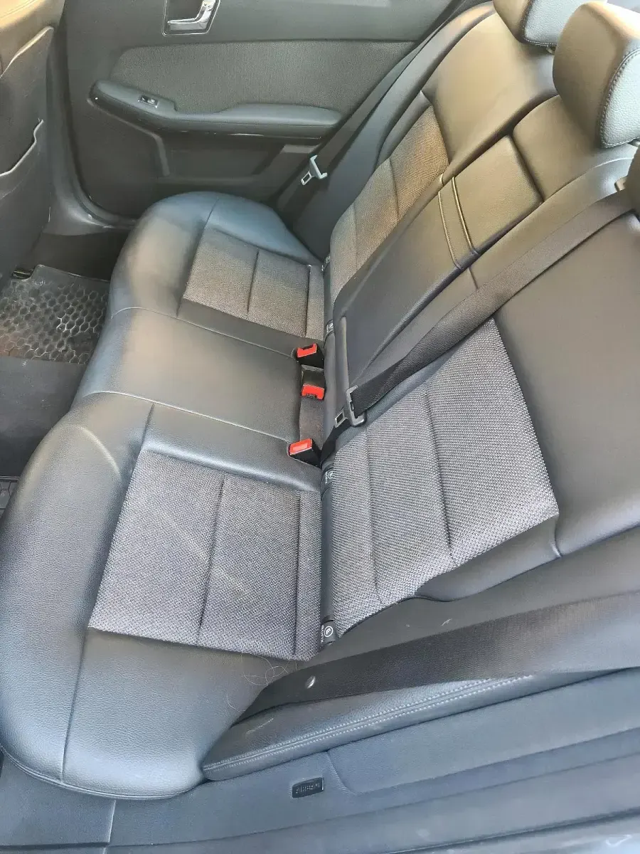 Gebraucht Mercedes E220 Avantgarde 170 PS (125 kW) 2009 Grau Limousine
