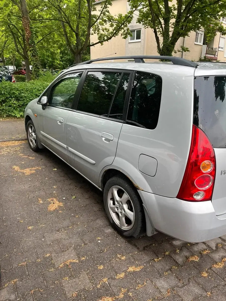 Używany Mazda 3 100 KM (73 kW) 2005 Srebrny Sedan/Limuzyna