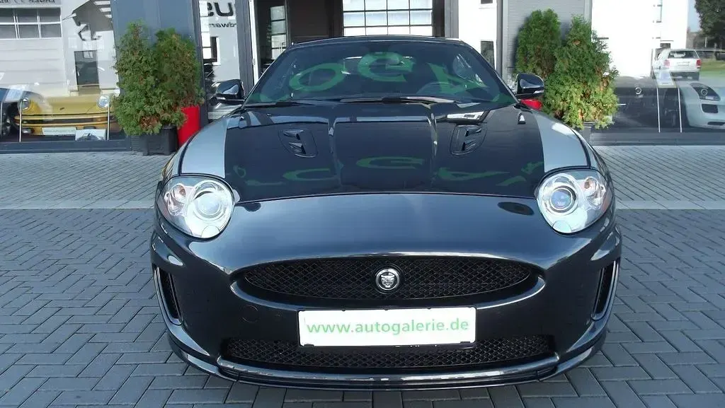 Gebraucht Jaguar XKR 530 PS (389 kW) 2010 Silber metallic Coupé