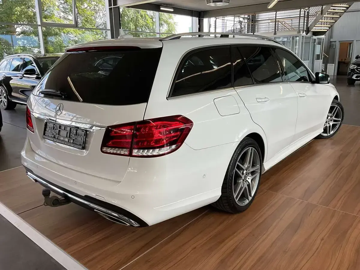 Gebraucht Mercedes E350 Avantgarde 252 PS (185 kW) 2014 Polarweiss  unilack Kombi