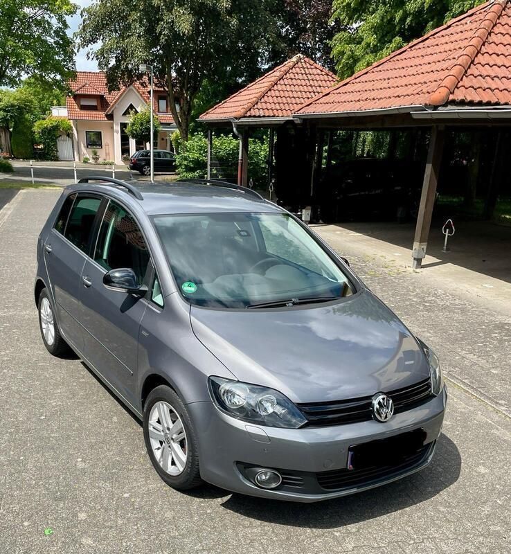 Grau Gebraucht 2012 VW Golf VI Match Limousine | 8.200 € (Etwas zu teuer) - Bild 1/4