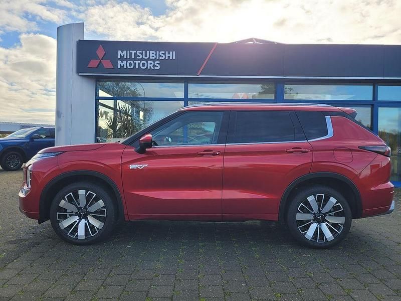 Gebraucht Mitsubishi Outlander P-HEV Top 306 PS (225 kW) 2025 Rot SUV