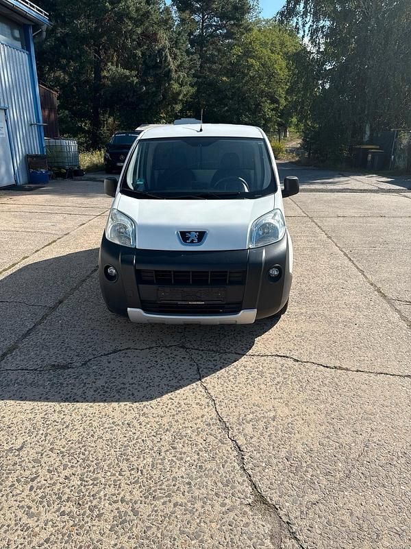 Weiß Gebraucht 2009 Peugeot Bipper Van / Kleinbus | 4.850 € (Fairer Preis) - Bild 1/4