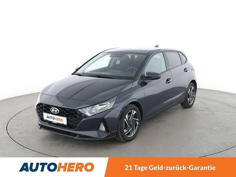 Grau Gebraucht 2022 Hyundai i20 Edition 30 Limousine | 15.140 € (Fairer Preis) - Bild 1/3