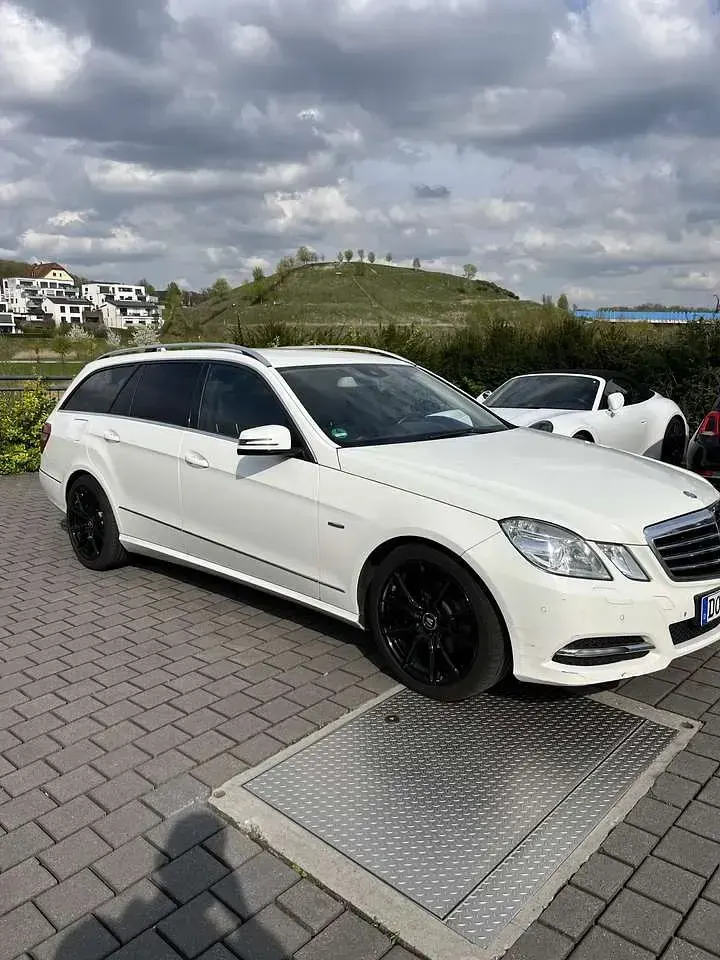 Gebraucht Mercedes E220 Avantgarde 170 PS (125 kW) 2011 Kombi
