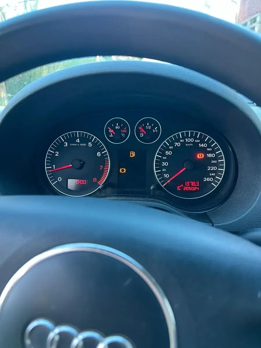 Gebraucht Audi A3 102 PS (75 kW) 2003 Schwarz Kleinwagen