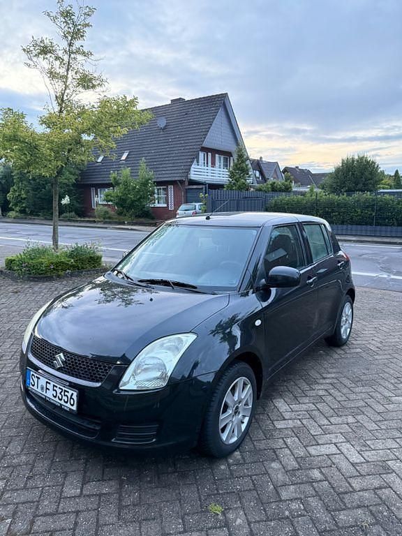 Schwarz Gebraucht 2009 Suzuki Swift Club Limousine | 2.399 € (Fairer Preis) - Bild 1/4