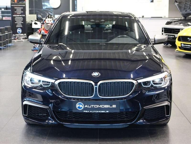 Gebraucht BMW 550 462 PS (339 kW) 2018 Schwarz Limousine