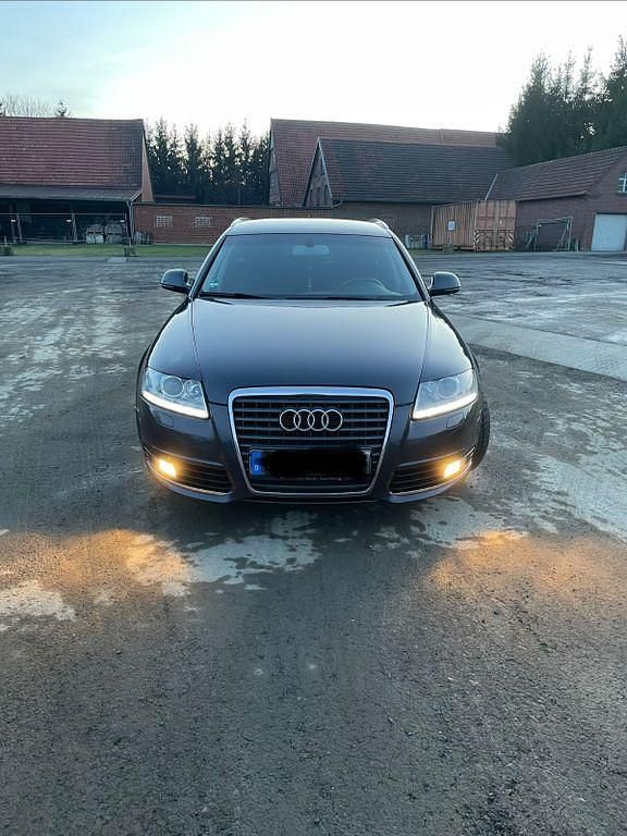 Grau Gebraucht 2011 Audi A6 Ambiente Kombi | 9.000 € (Fairer Preis) - Bild 1/4