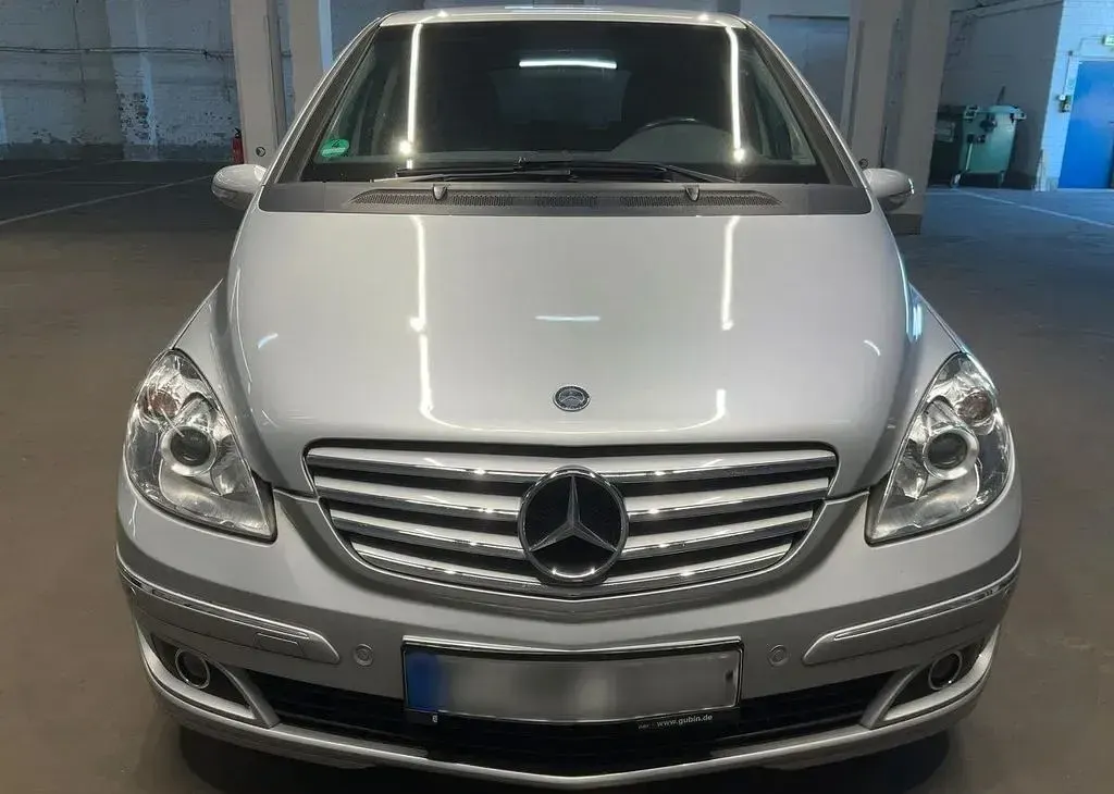 Gebraucht Mercedes B200 140 PS (102 kW) 2007 Silber Van / Kleinbus