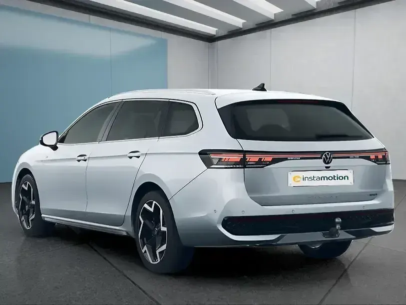 Gebraucht VW Passat 193 PS (141 kW) 2025 Silber Kombi