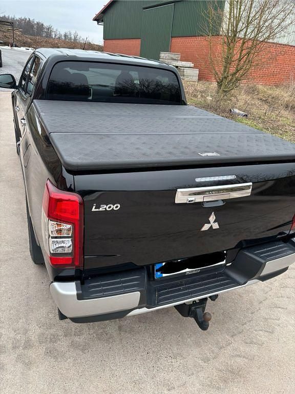Gebraucht Mitsubishi L200 Select 150 PS (110 kW) 2021 Schwarz Abholung