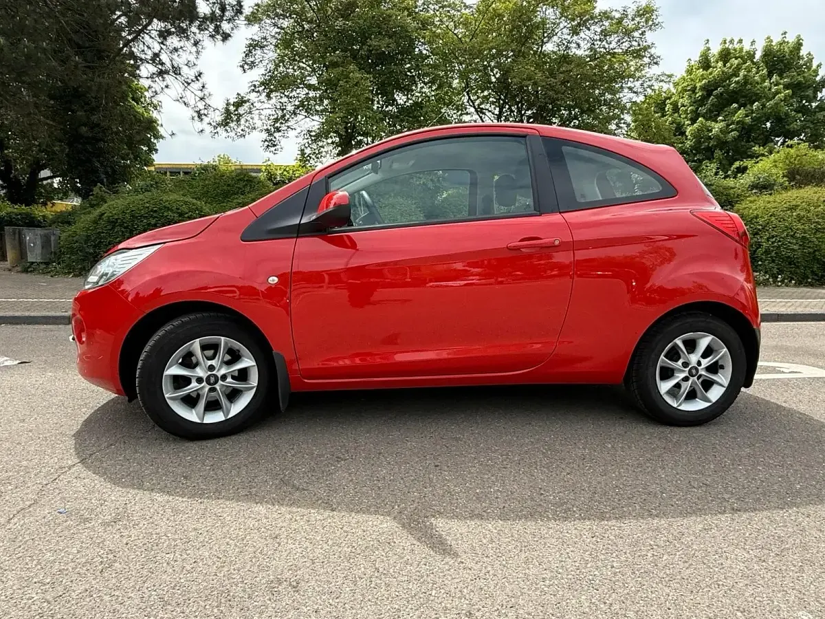 Gebraucht Ford Ka 69 PS (50 kW) 2015 Rot Kleinwagen