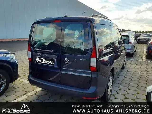 Gebraucht VW Caddy 122 PS (89 kW) 2022 Starlight blue Van / Kleinbus