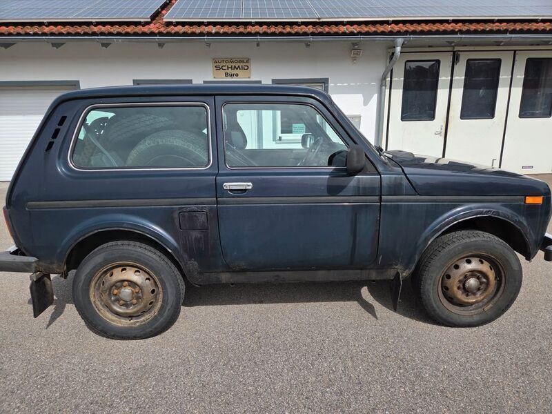 Grau Gebraucht 2015 Lada Taiga SUV | 2.999 € - Bild 1/4